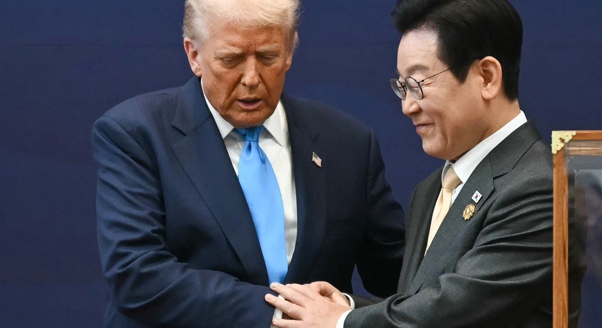 Trump greenlights building nuclear-powered submarine for South Korea