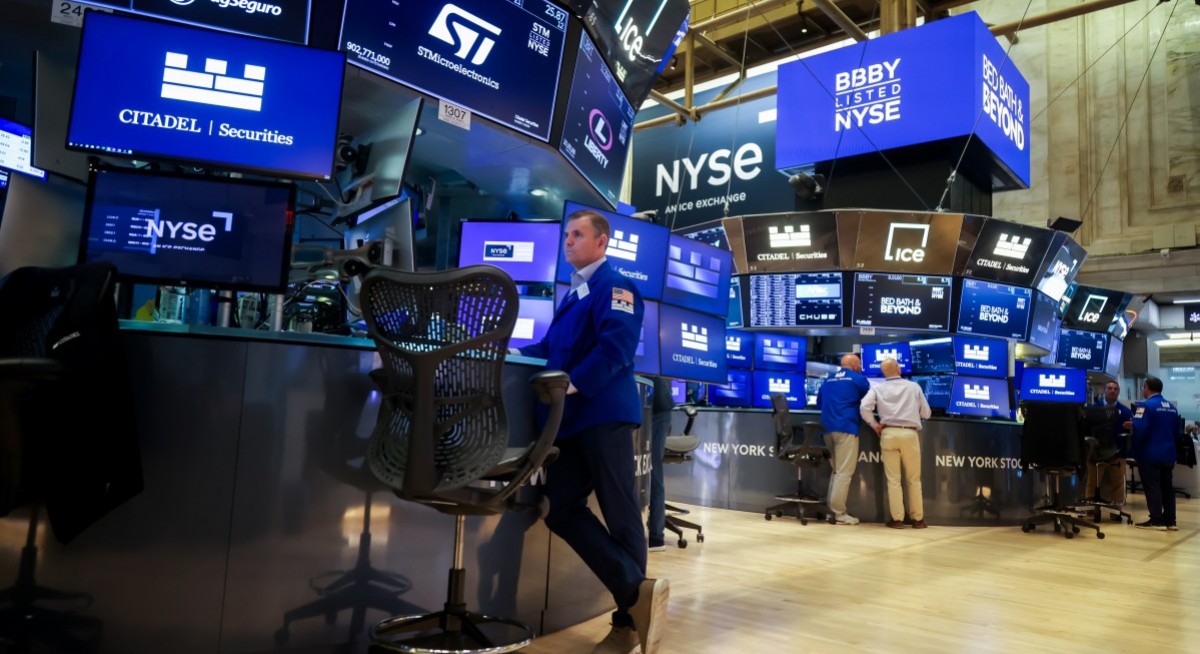 Asian equities, US futures rally as tech results lift sentiment