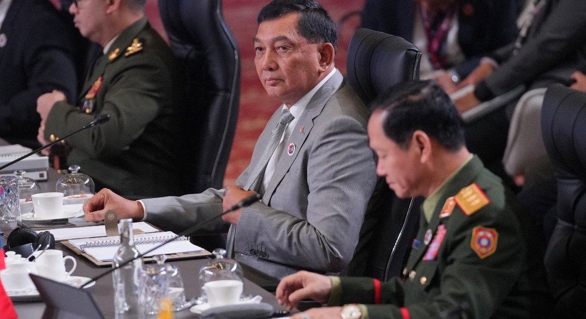 Indonesia no closer to purchase of Chinese jets, minister says