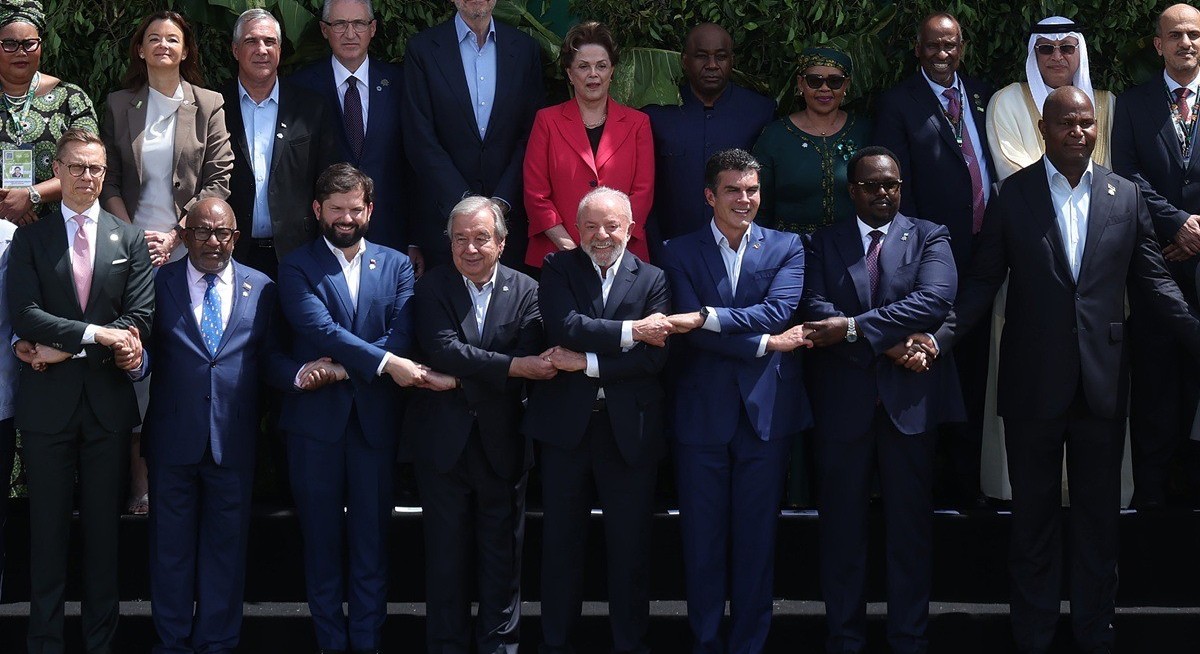 Lula tries to expand oil and rainforests as climate world comes to Brazil