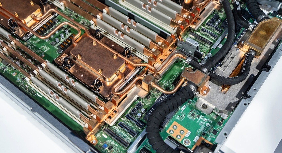 Lenovo’s revenue tops estimates in sign of strong AI demand