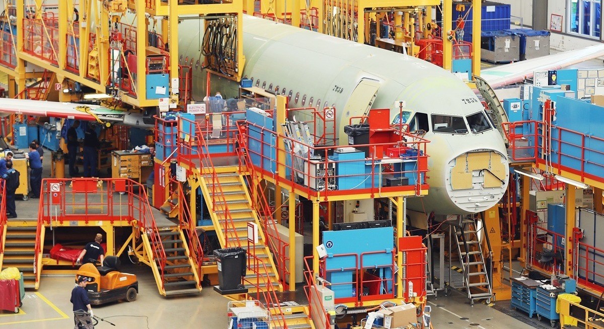 Airbus cuts delivery target after troubles with most popular jet