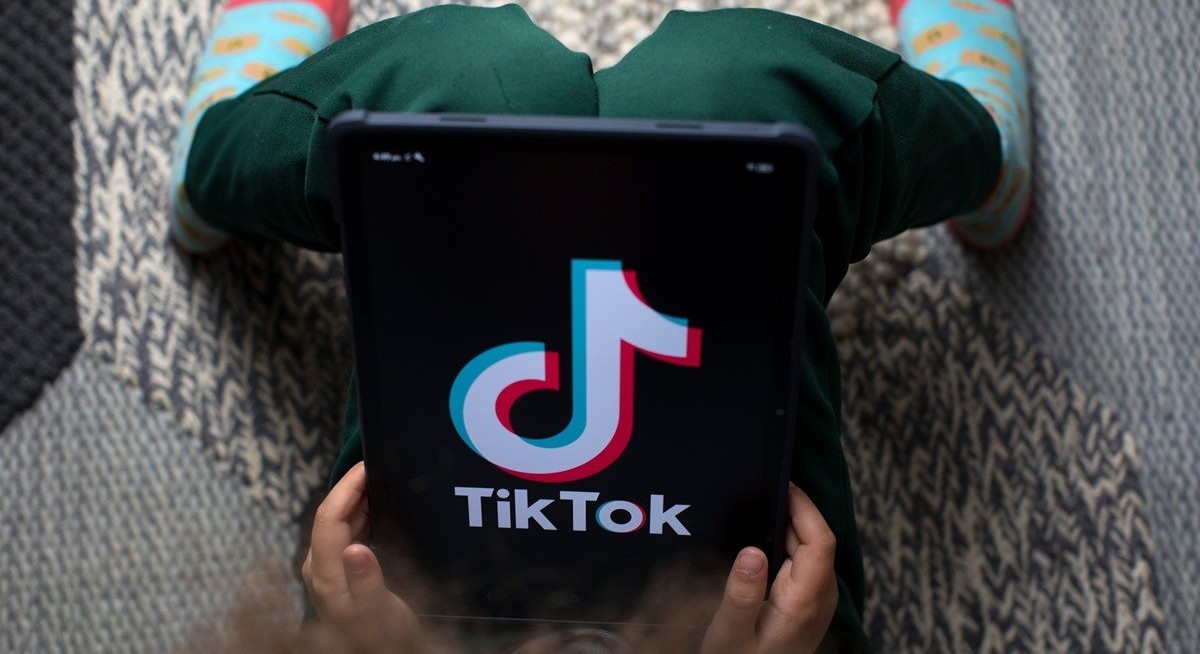 Australian PM vows to hold social media to account as ban nears