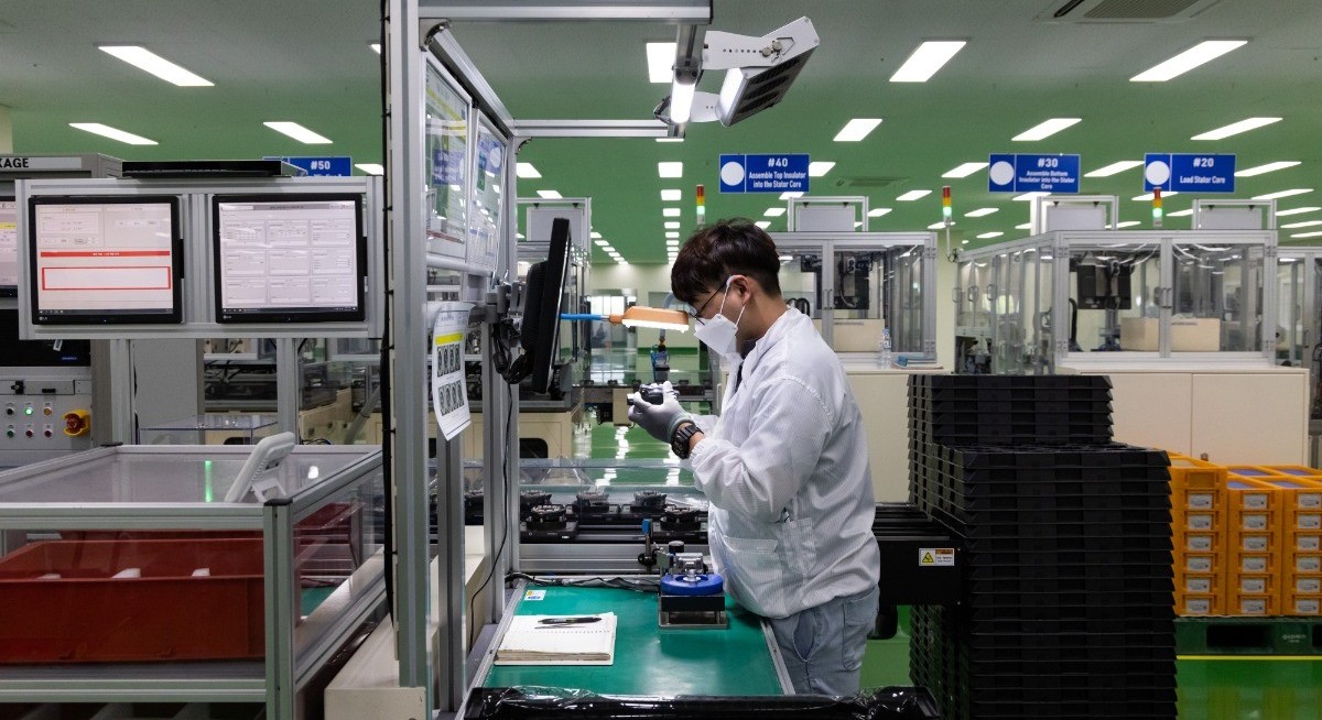 Asian manufacturing rebounds as global demand weathers Trump hit