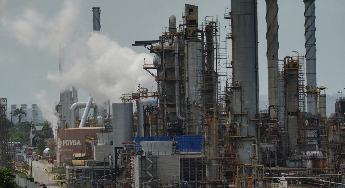 Trump says Venezuela to send oil worth up to US$2.8 bil to US