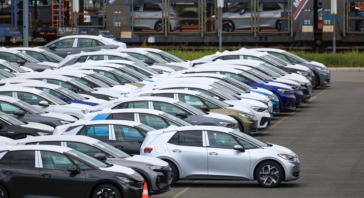 Europe car sales rise for third consecutive year on EV recovery