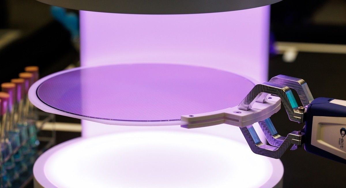 SK Hynix shares eye record high on Microsoft supply deal report