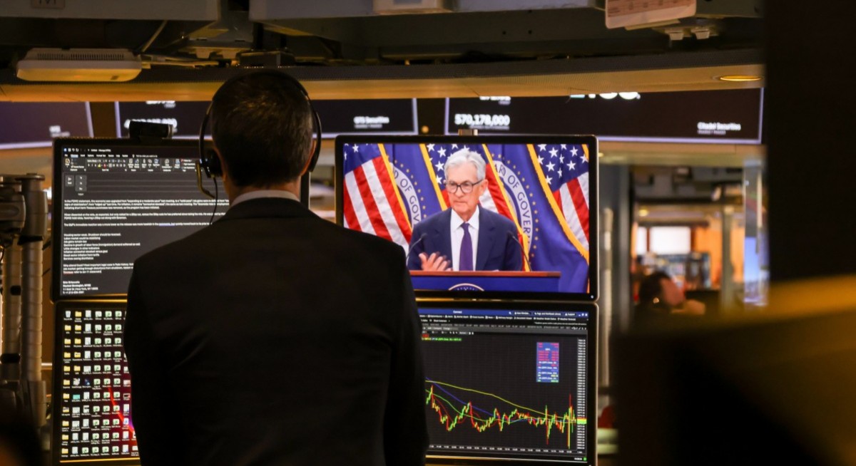 US stocks, bonds steady after Fed hold as yen weakens