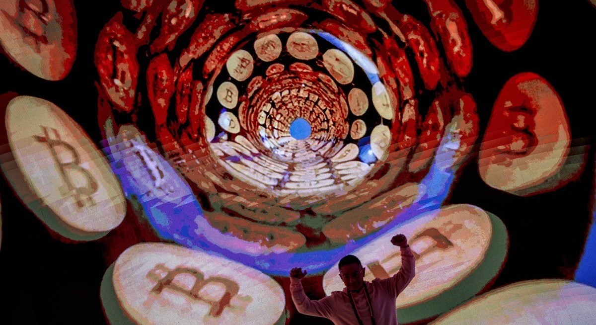 Bitcoin’s US$1 tril identity crisis hits from every direction