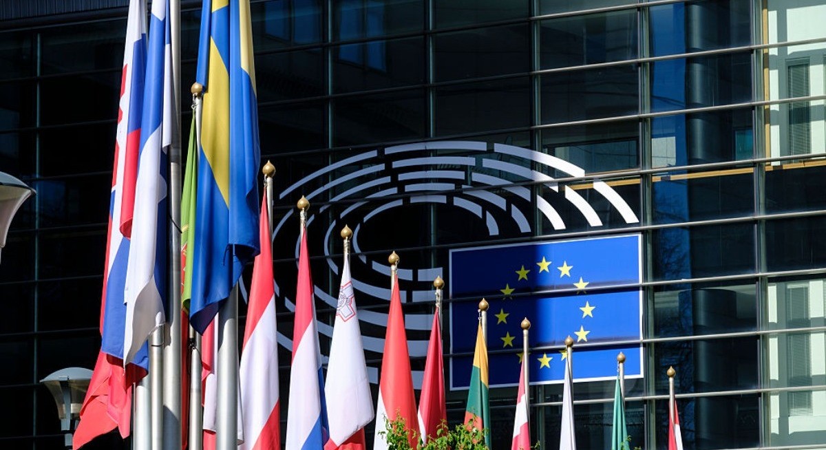 EU halts US trade deal as tariff turmoil creates uncertainty