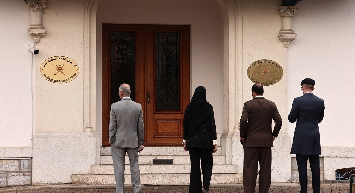 New Iran talks set for next week as US forces gather in region