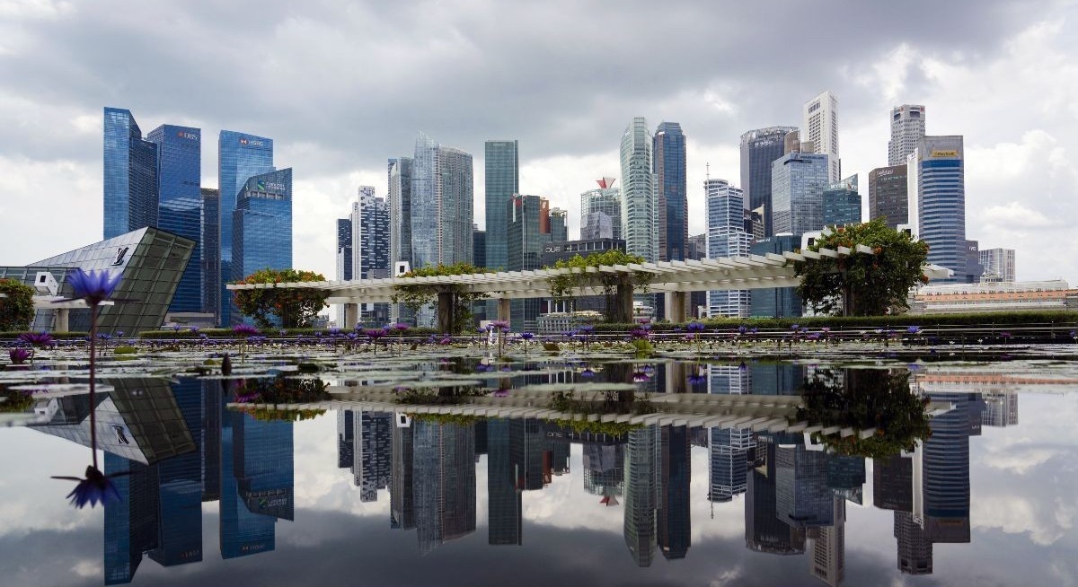Maybank lowers STI target to 5,500 points following market EPS downgrades