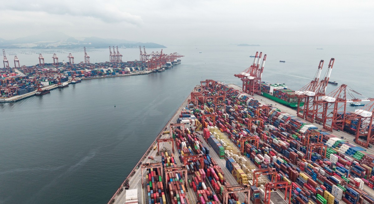 Asian container liners see turnaround as Red Sea remains shut