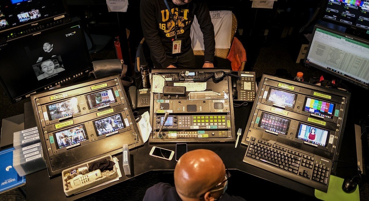 Leadership row erupts at Philippine conglomerate over ABS-CBN capital infusion