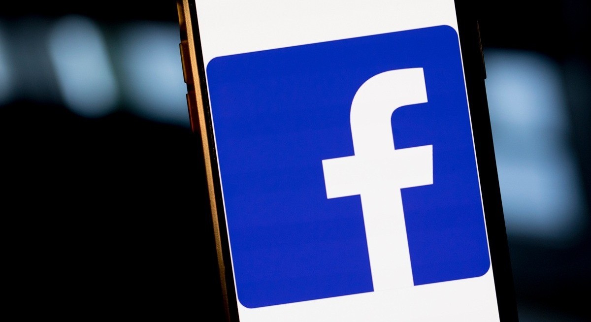 Philippines asks Facebook to curb fake news, warns of legal move