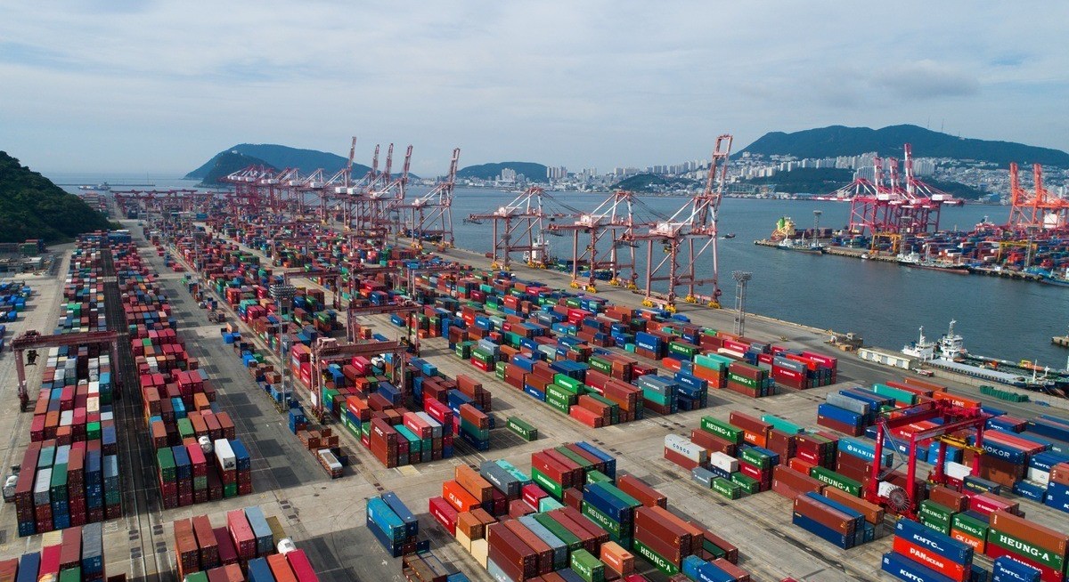 South Korea’s export surge continues as AI boom fuels chip sales