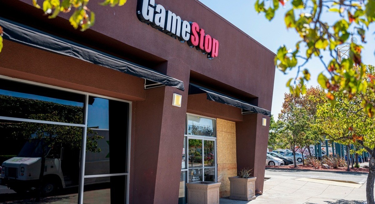 Meme stock GameStop pitches US$56 bil takeover of eBay