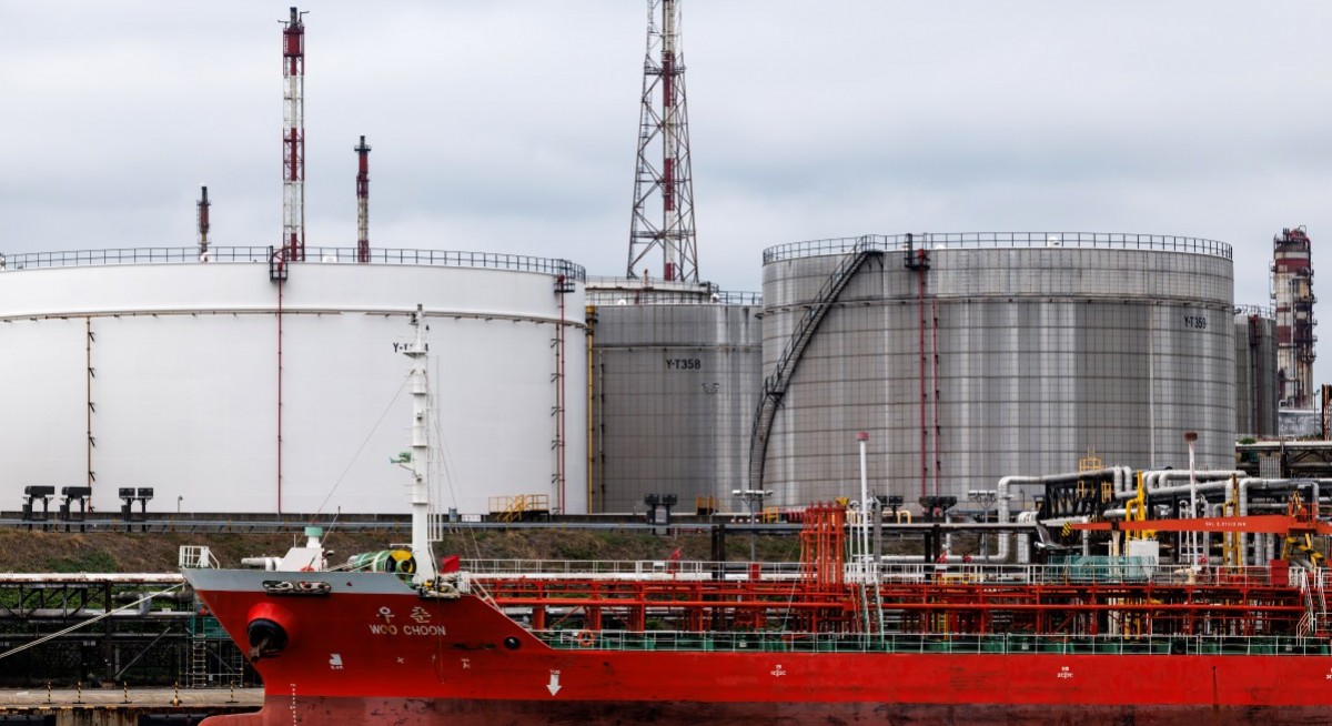 Oil surges as Iran’s Hormuz deal with Oman remains elusive