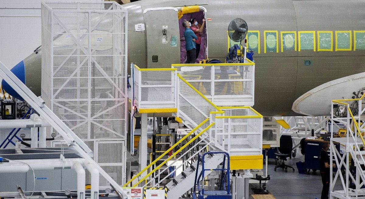 Airbus cranks out aircraft at rapid pace to meet delivery goal 