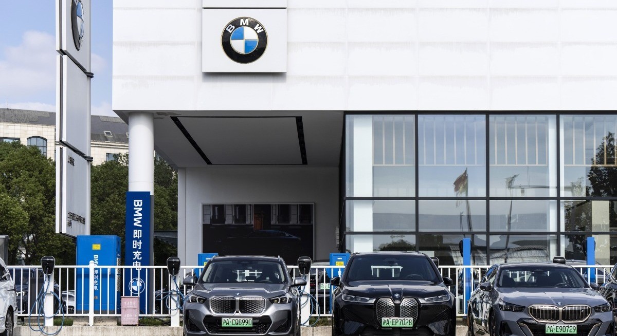 BMW, Volkswagen sales decline on worsening slump in China