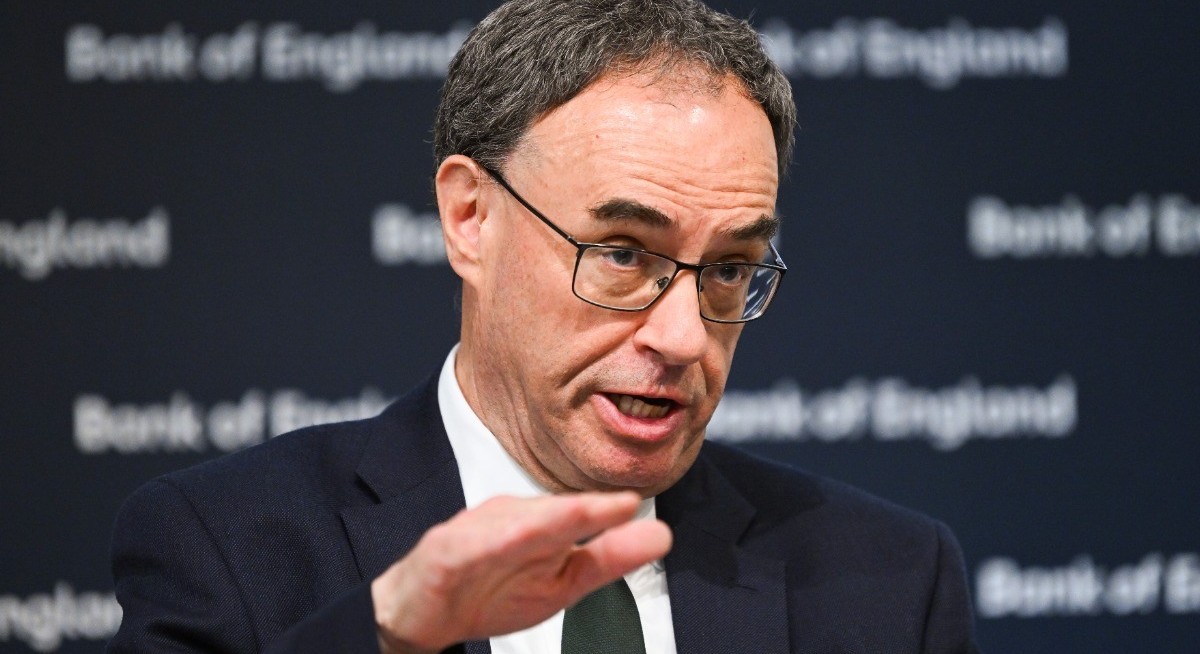 Bank of England holds rates at 4% and tees up December cut