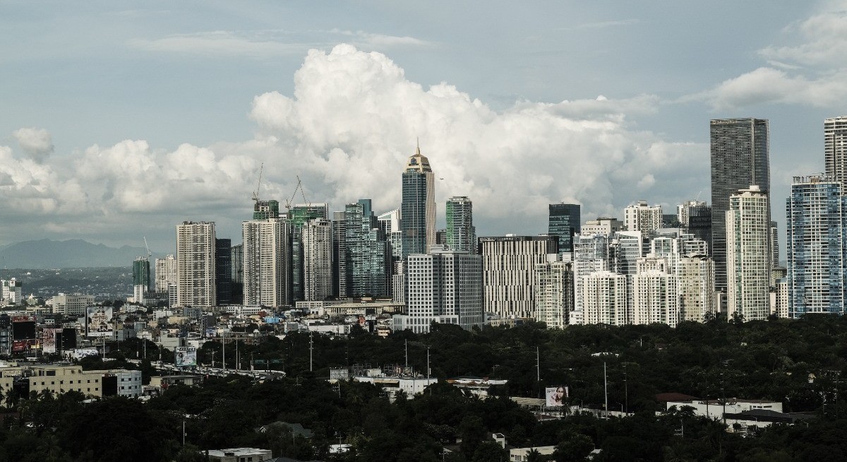 Philippine firms brace for rising costs as oil surge drags peso