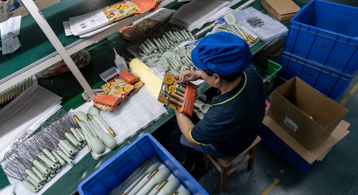 China set to stick with export-driven growth as it shakes off tariff scare