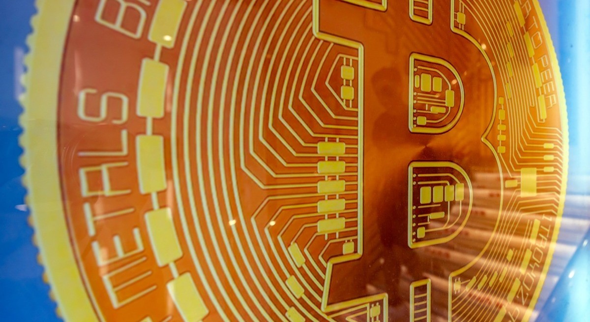 Fear engulfs Bitcoin traders betting on free fall to US$80,000