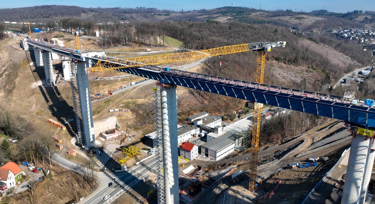 Germany boosts debt sales to record €512 bil in spending push