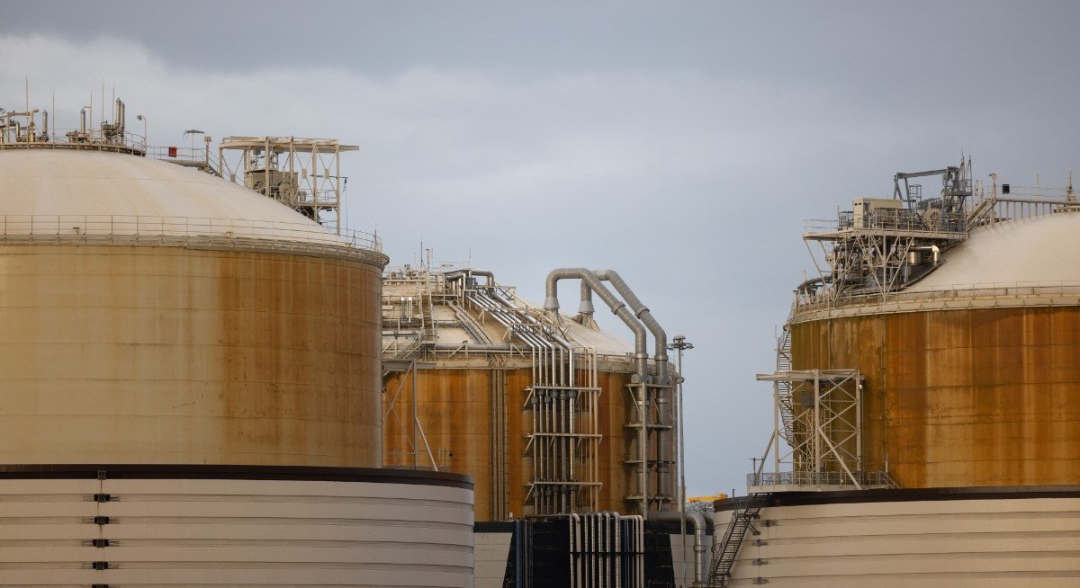 Qatar asks ships to go dark at LNG port in new safety measure