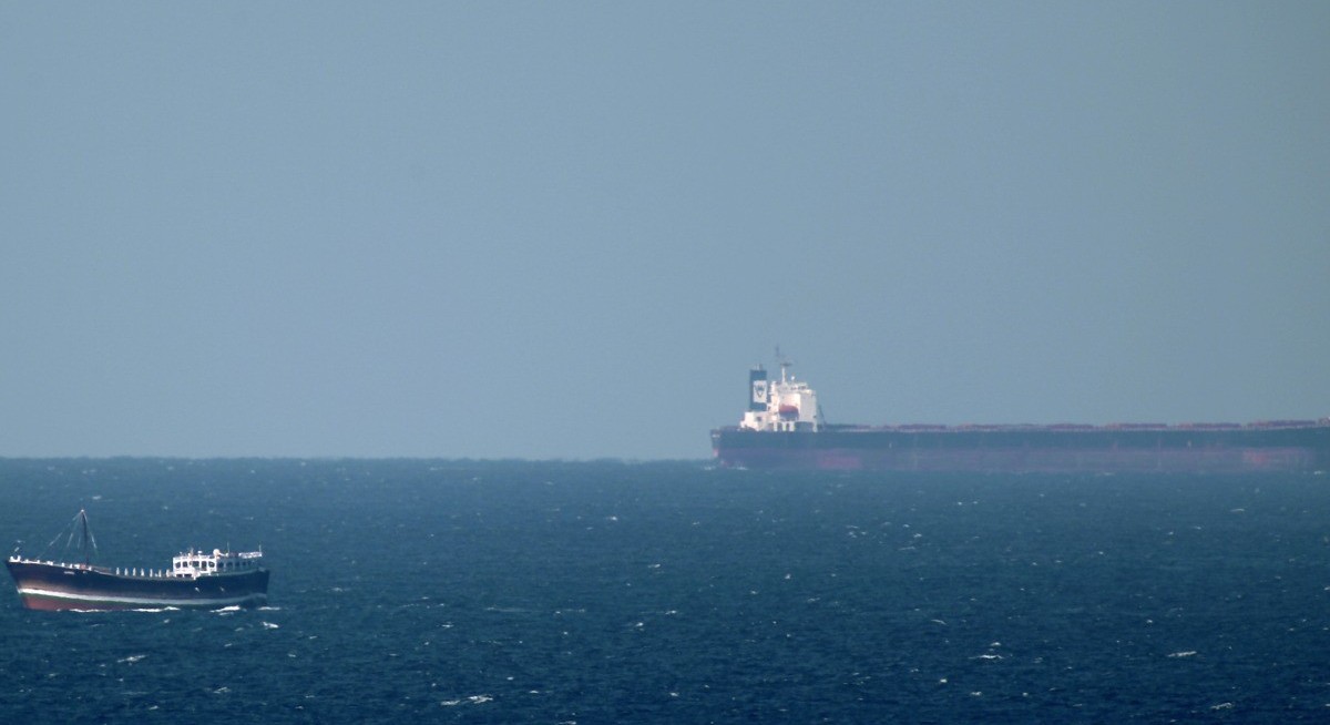 Supertanker with Iraqi crude exits Persian Gulf amid talks