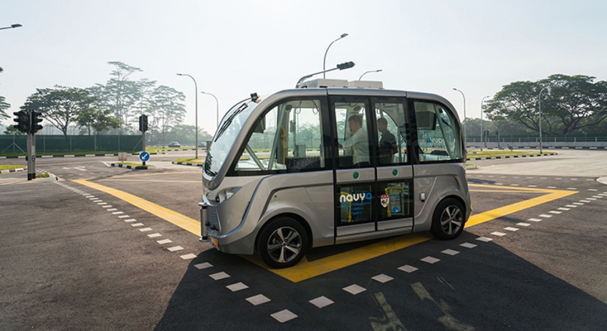 Singapore to work with companies to deploy driverless buses