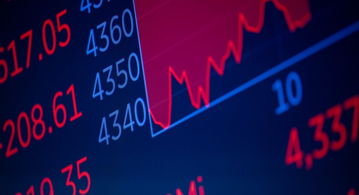 Hedge funds take aim at small-cap stocks after torrid rally