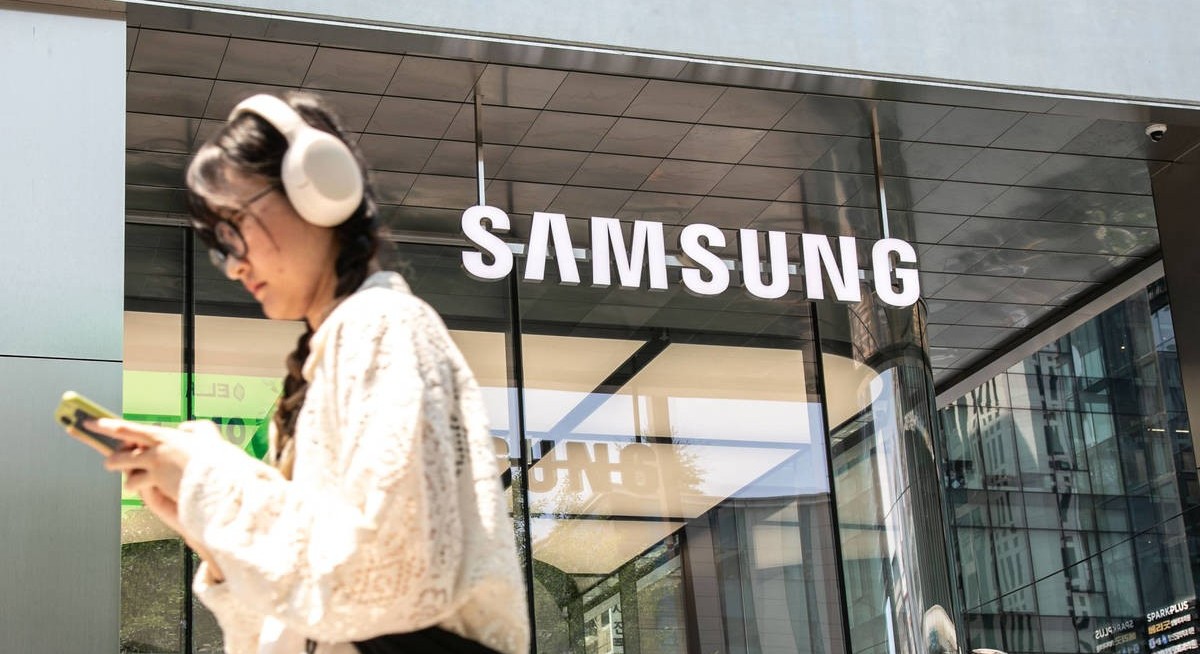 Samsung said in early discussions on potential US share sale