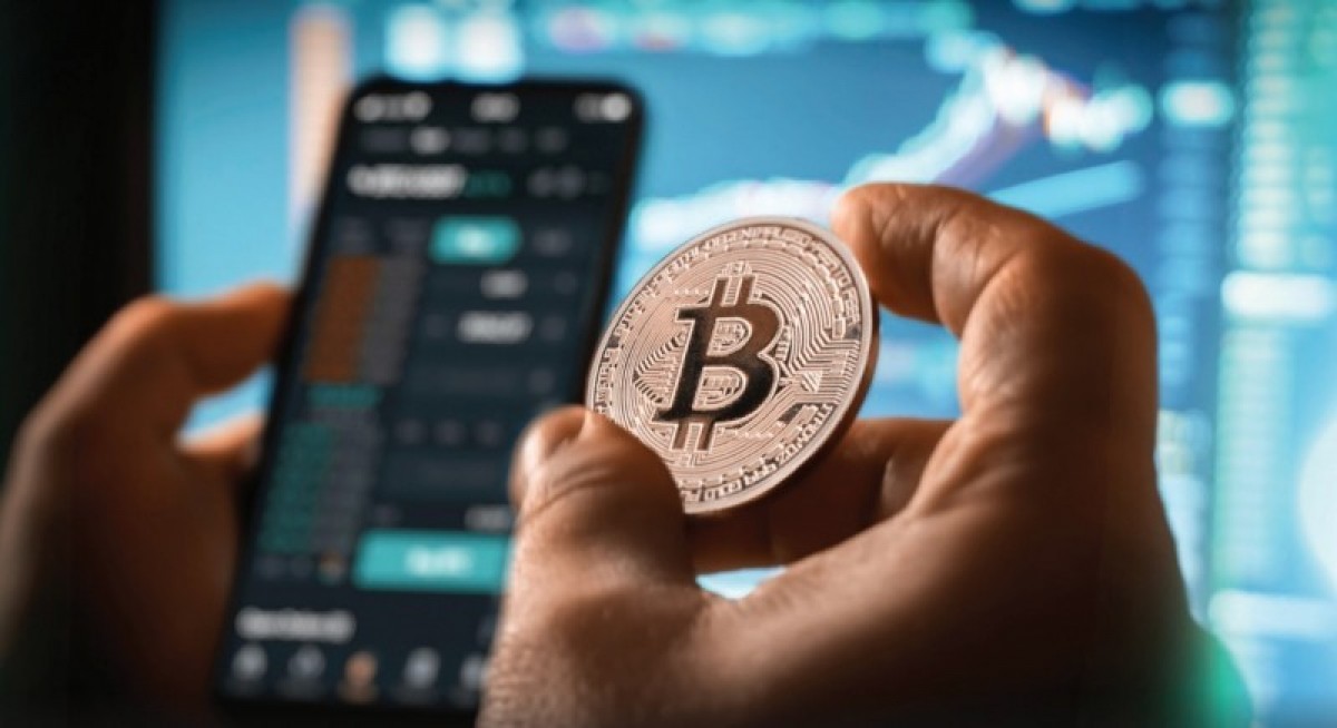 Bitcoin holds drop, set for worst month since May crypto rout