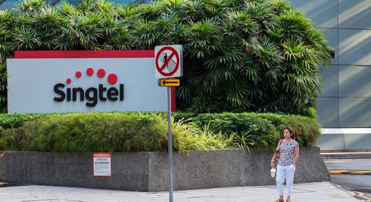 Singtel said to hire JPMorgan for Optus stake sale to Brookfield