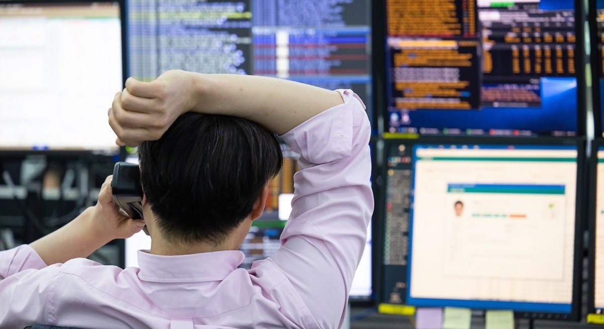 Stocks decline on inflation fear after bonds slump