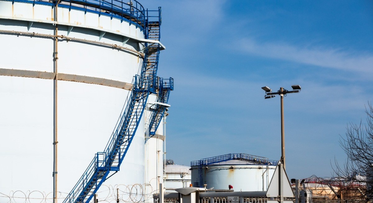 G7 lets IEA decide scenarios for releasing emergency oil stockpile 