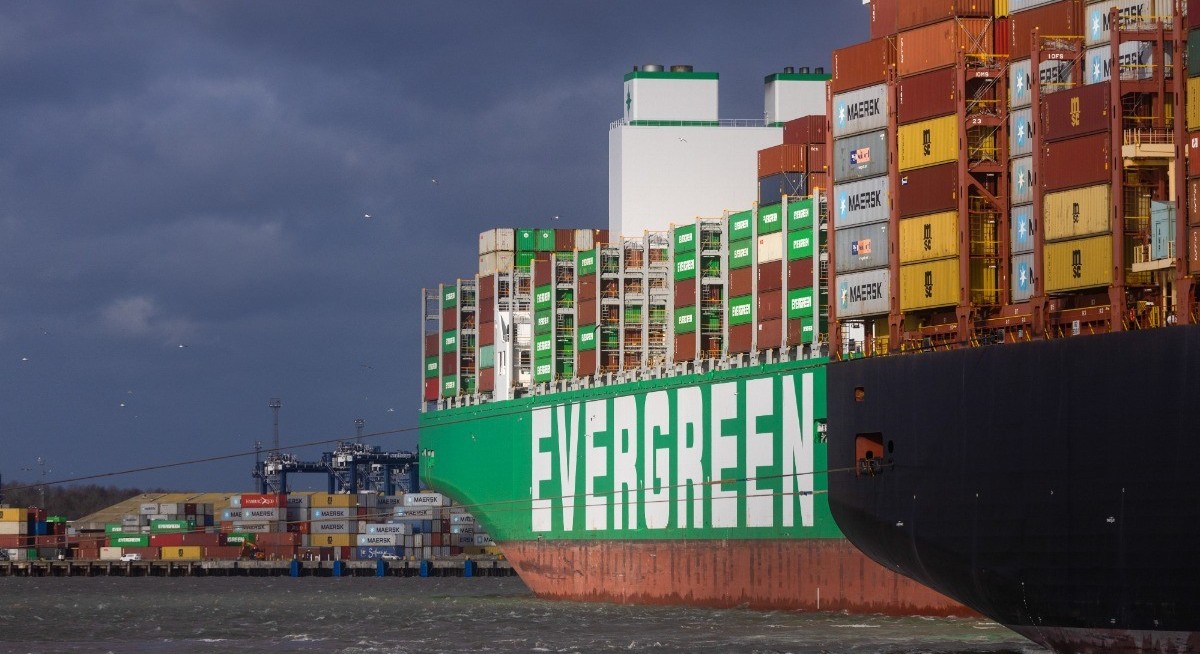 Taiwan authorities search premises of Evergreen Marine over suspected insider trading