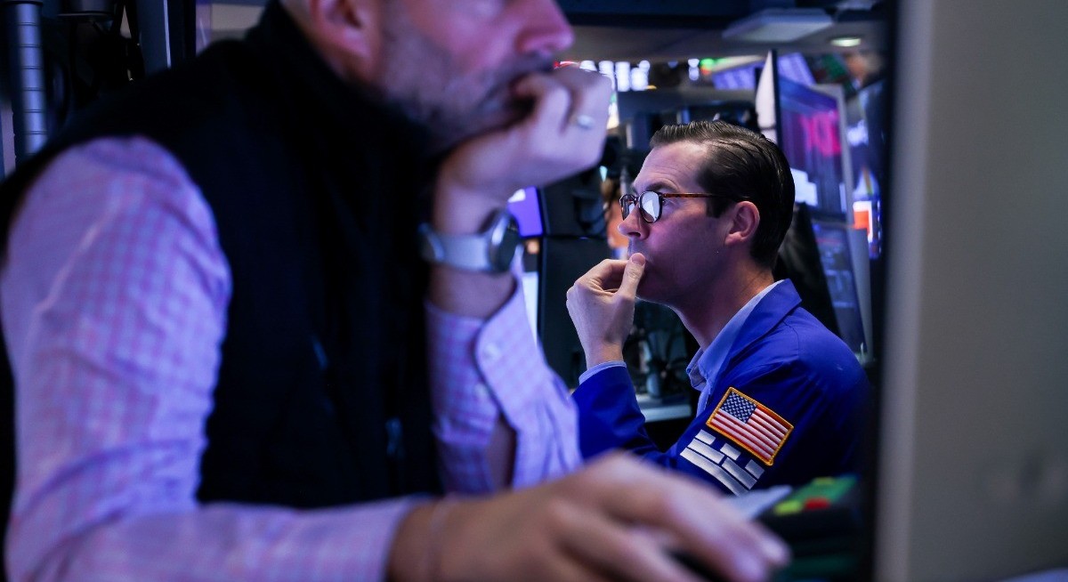 Tech stocks rebound as dip buyers pounce on chip pullback