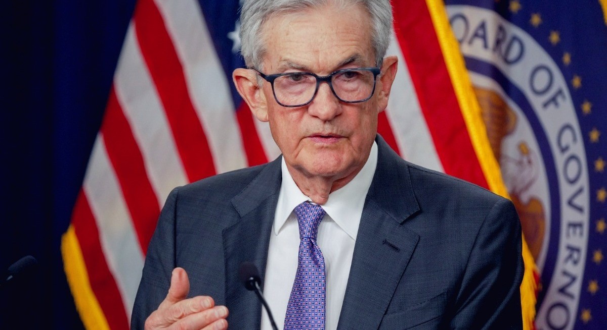 Tech stocks slide after Oracle reignites AI fears