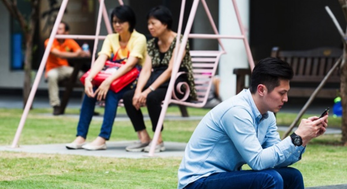 Telco sector kept at 'negative' as TPG worst-case scenario cannot be ruled out