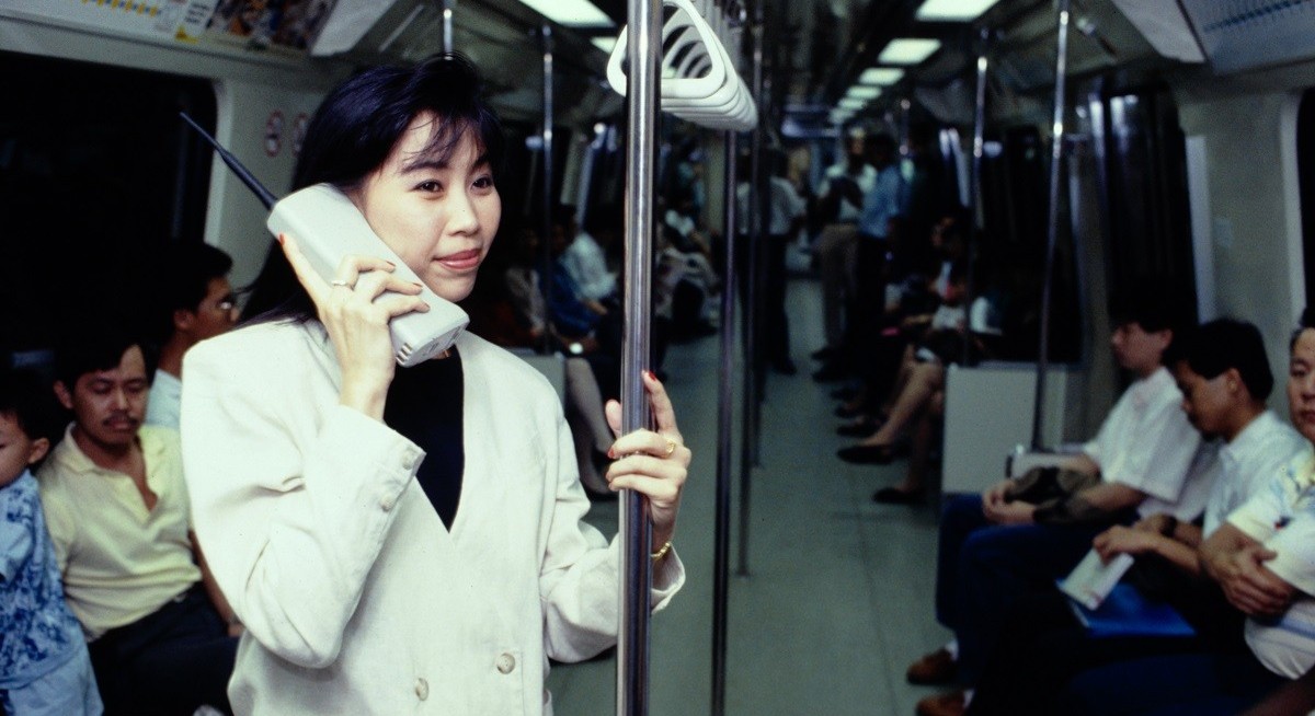 Singtel connects the world and shareholders