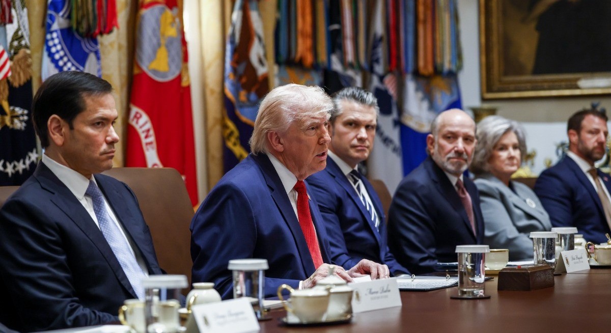 Iran and Israel keep up attacks as Trump extends deadline