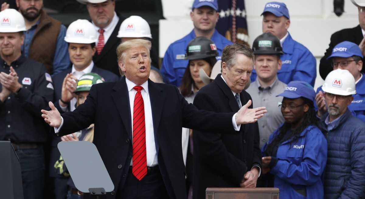 Trump set to direct Pentagon to buy coal power to revive industry