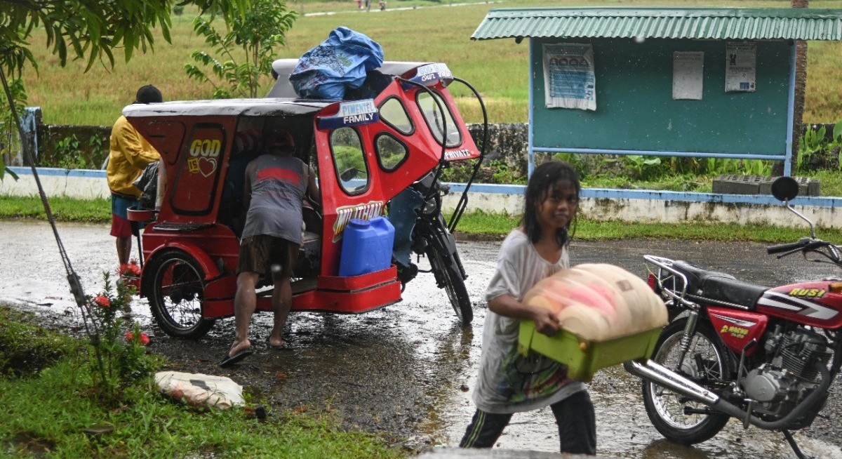Typhoon Kalmaegi pummels central Philippines, killing 21