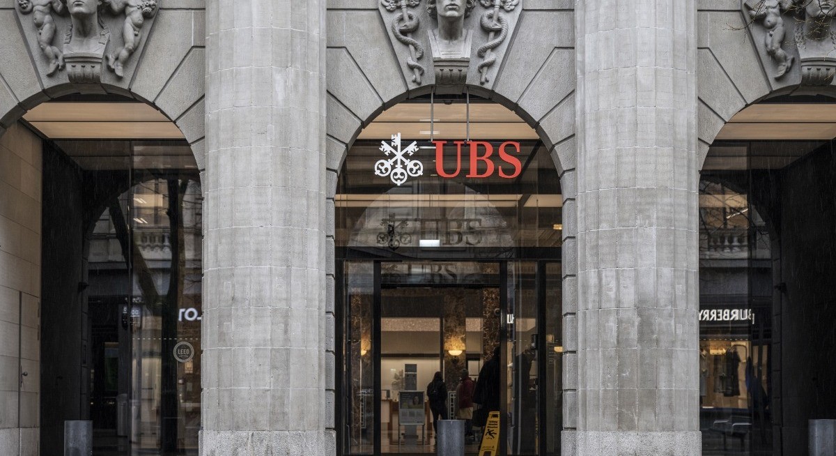 UBS sheds hundreds in latest job cuts after Credit Suisse deal