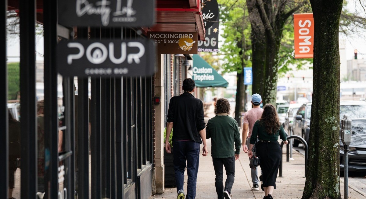 US consumer sentiment climbs on cheaper gas, tops forecasts