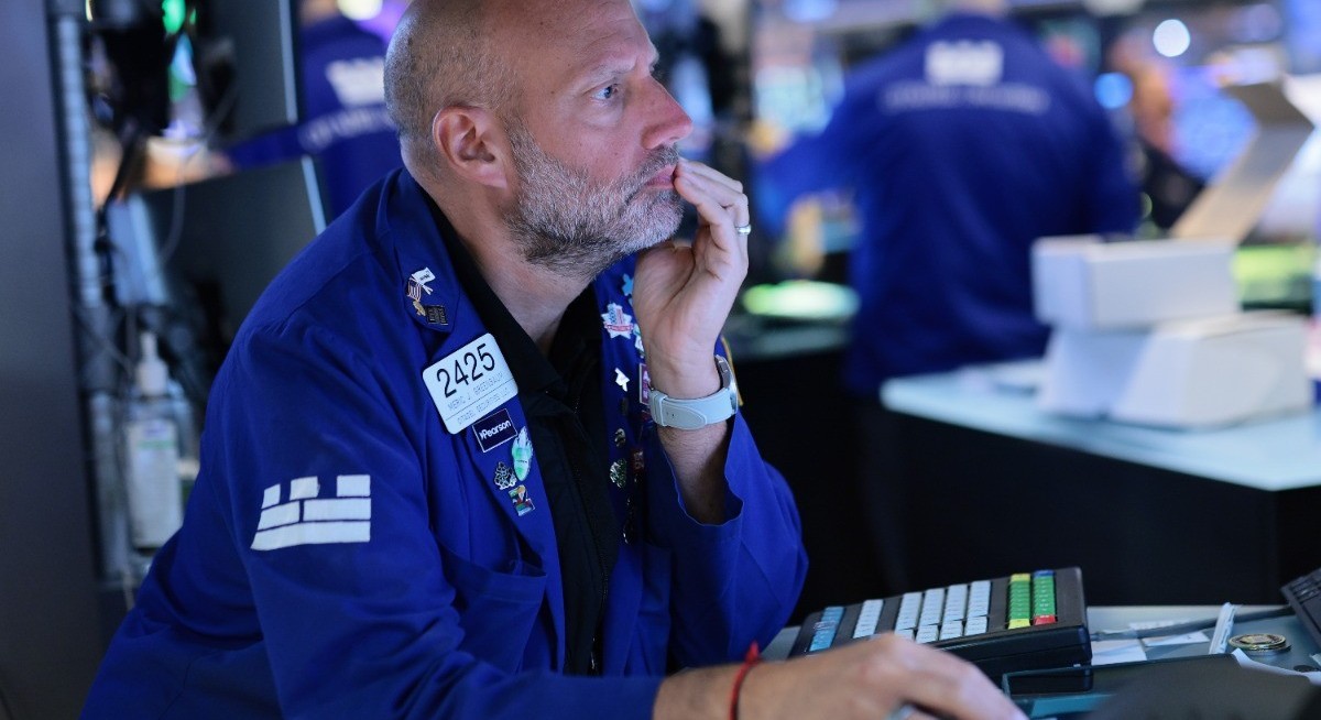 US stocks give up jobs report-related gains as semis pull back