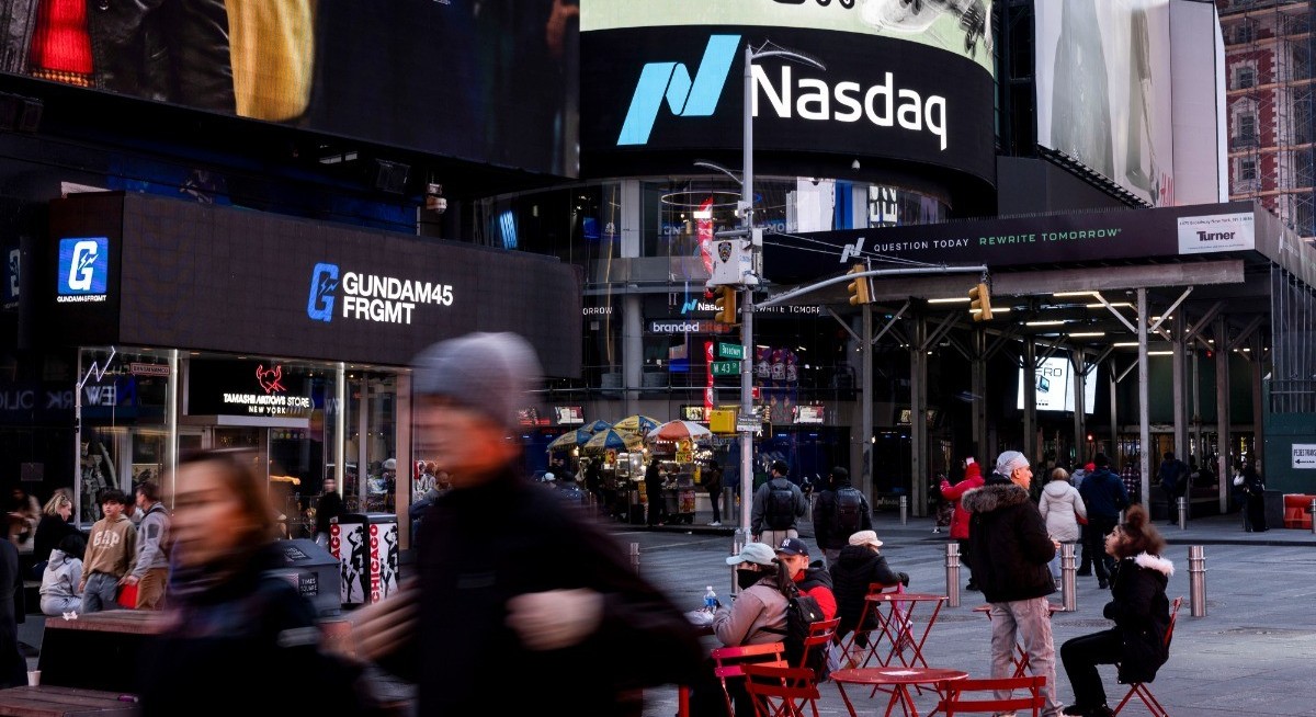 US stocks slip as crypto rout deepens, BOJ hints at policy shift